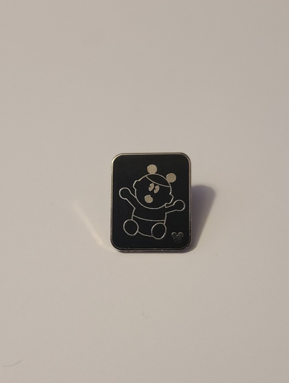 Disney Baby Silhouette Pin 👓